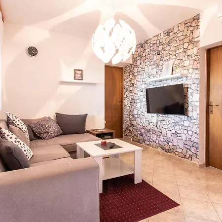 Gorgeous In With Wifi *